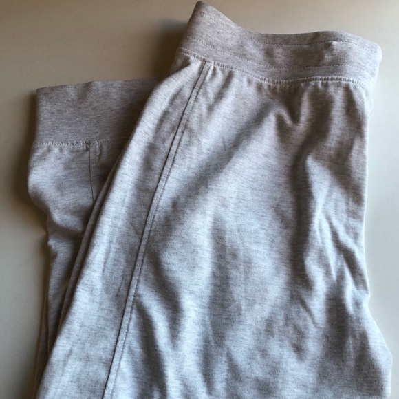 Nike brand New soft cropped pants💖 - Picture 9 of 11